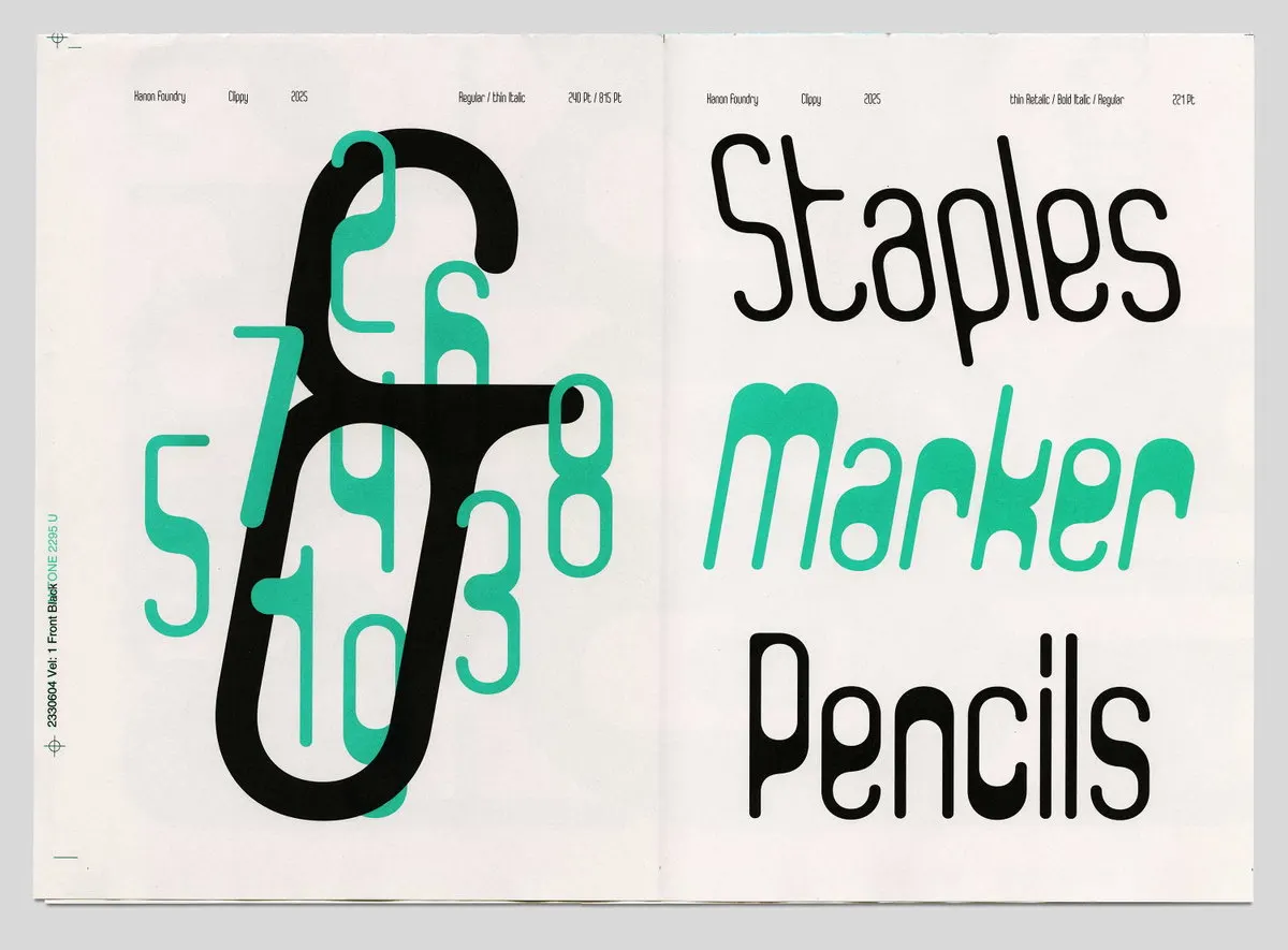 สเปซิเมนฟอนต์ Clippy หน้าคู่ พิมพ์คำว่า Staples Marker Pencils และตัวเลขซ้อนกัน