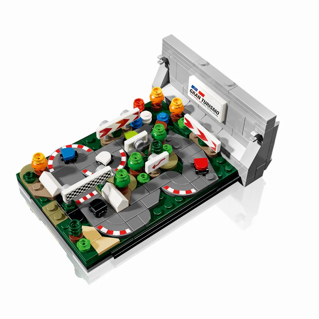 ไดโอรามาสนามแข่ง Gran Turismo ขนาดจิ๋วในชุด LEGO PlayStation