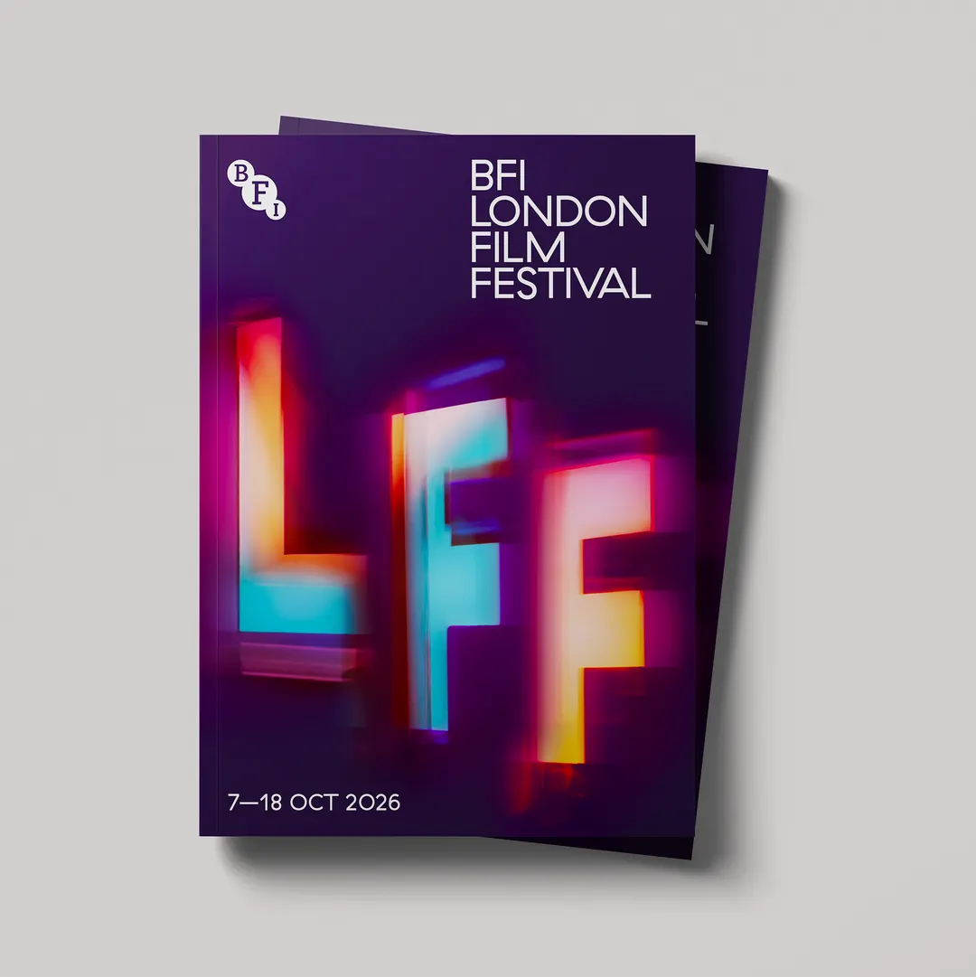 สูจิบัตรเทศกาลหนัง LFF วางเรียงกัน