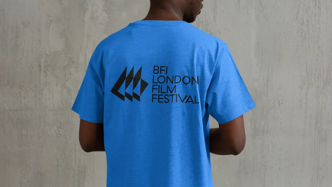 เสื้อยืดลายโลโก้ LFF