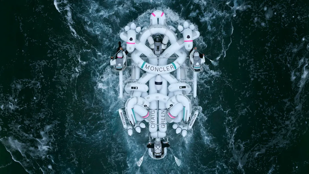 แพเป่าลมในงาน Moncler Genius x Craig Green