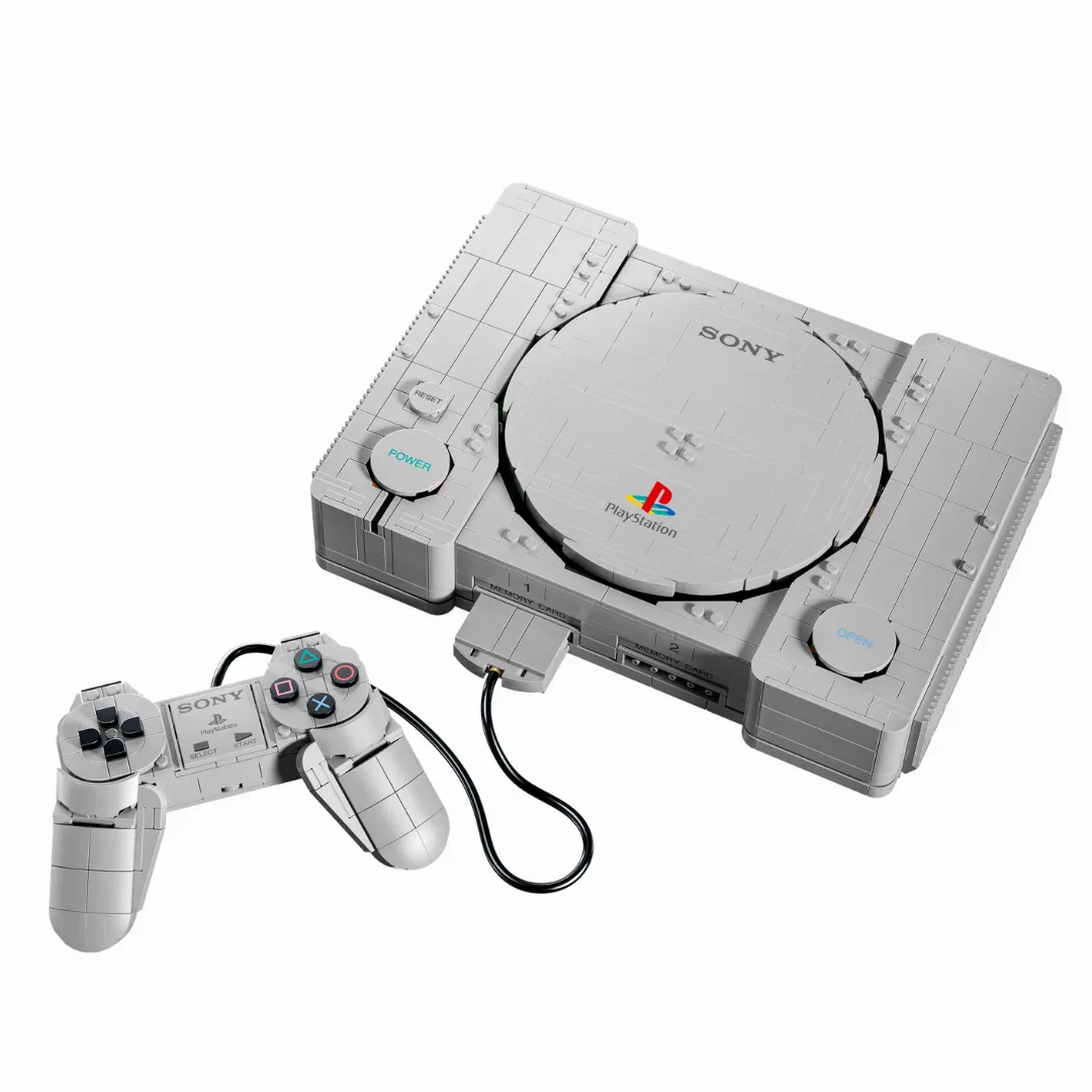 ชุด LEGO PlayStation 72306 มองจากด้านหน้า เห็นฝากลมและปุ่มสามปุ่ม