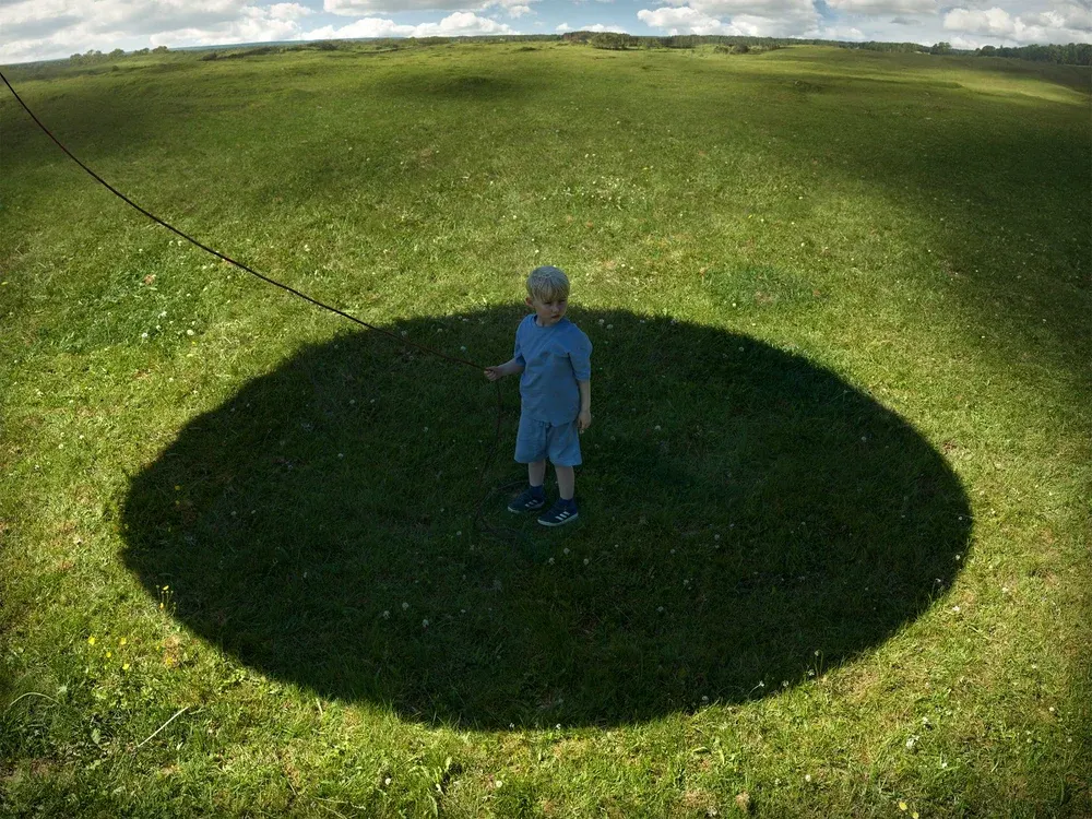 ภาพผลงาน Your Shadow, My Horizon โดย Erik Johansson ปี 2026