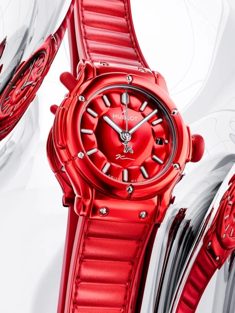 รายละเอียดตัวเรือนโค้งมนและหลักชั่วโมงทรงโดมของนาฬิกา Hublot รุ่น Balloon Dog