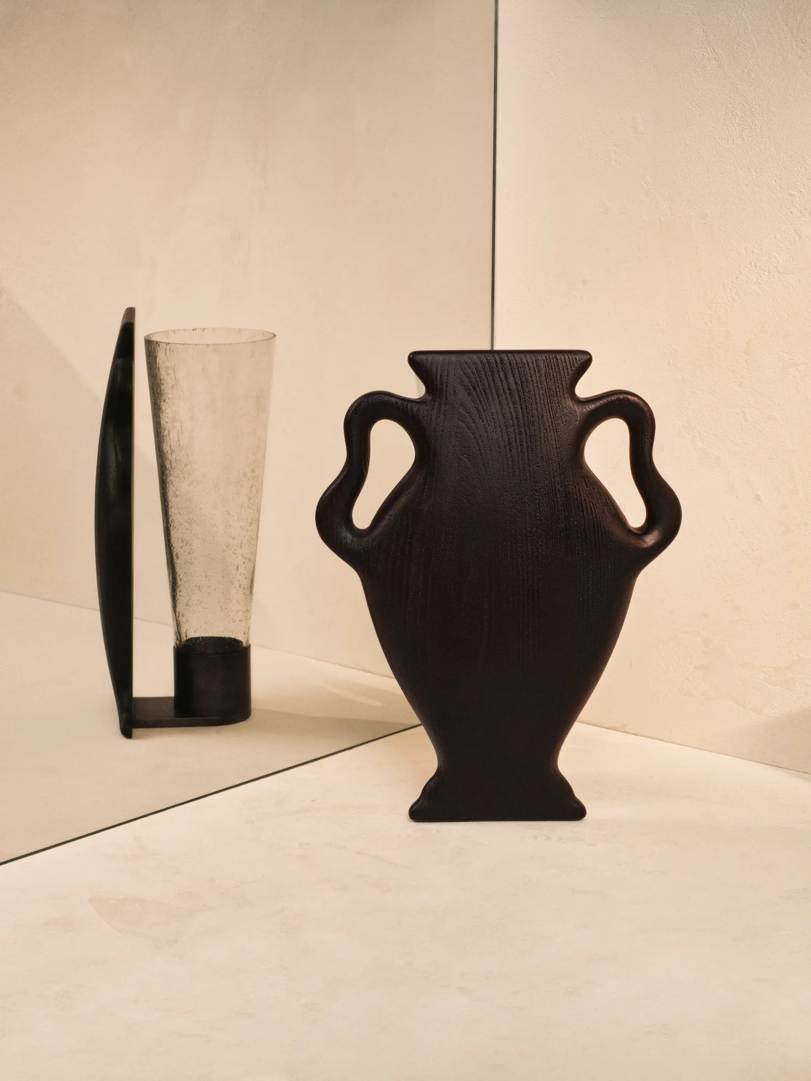 แจกัน trompe l'oeil จากคอลเลกชัน Kelly Wearstler x H&M Home