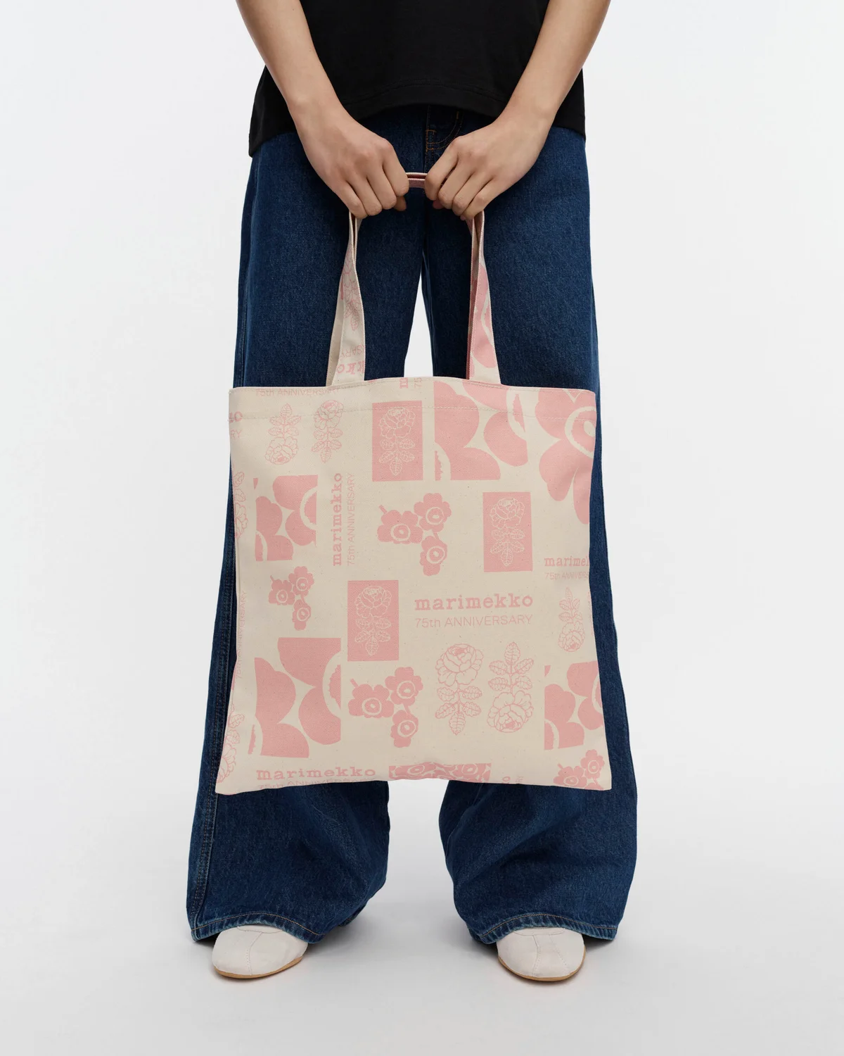 กระเป๋าโท้ท Marimekko ลาย Unikko Kollaasi โทนขาวชมพู