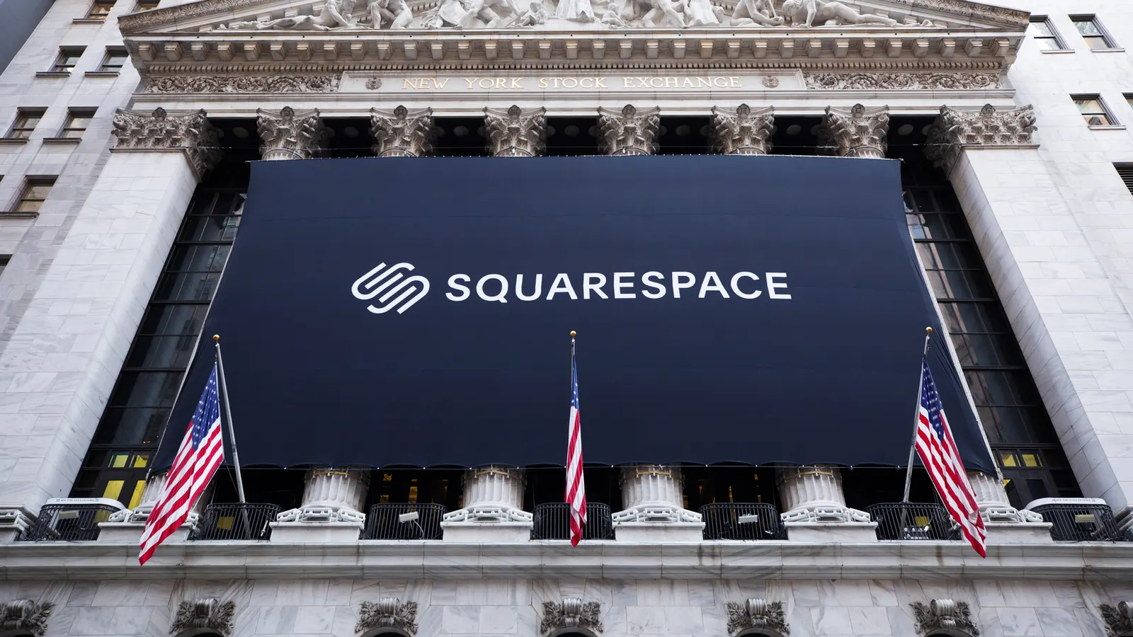 Squarespace kinetic identity on NYSE LED display by DIA Studio