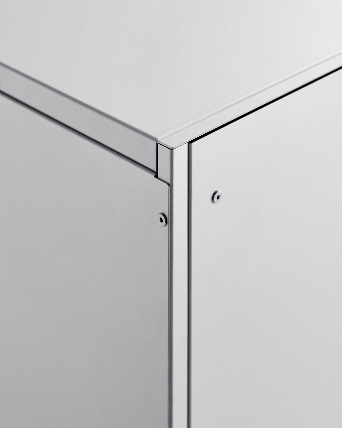 RIMOWA Lehni aluminum craftsmanship detail
