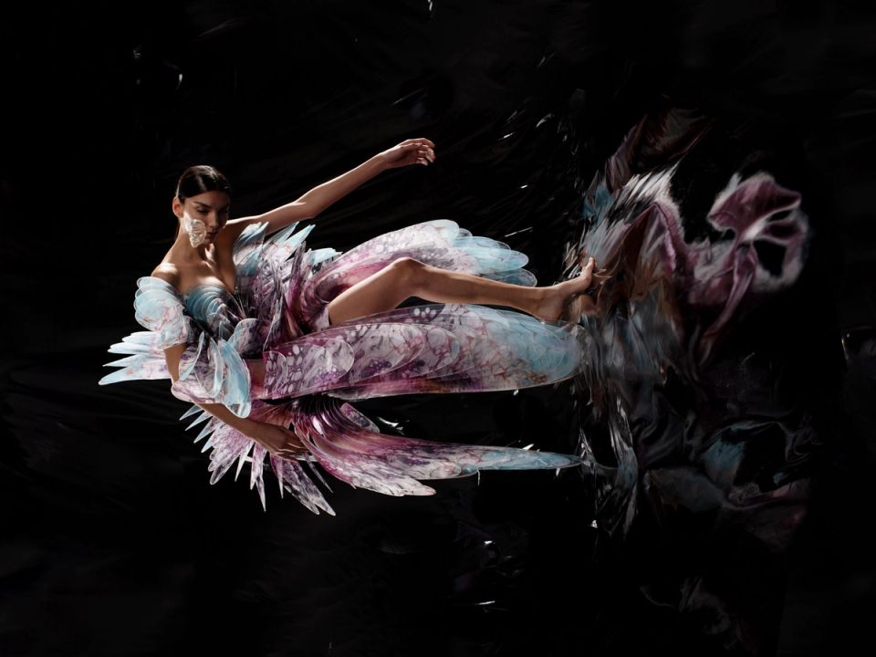 Iris van Herpen Hydrozoa Dress จากคอลเลกชัน Sensory Seas