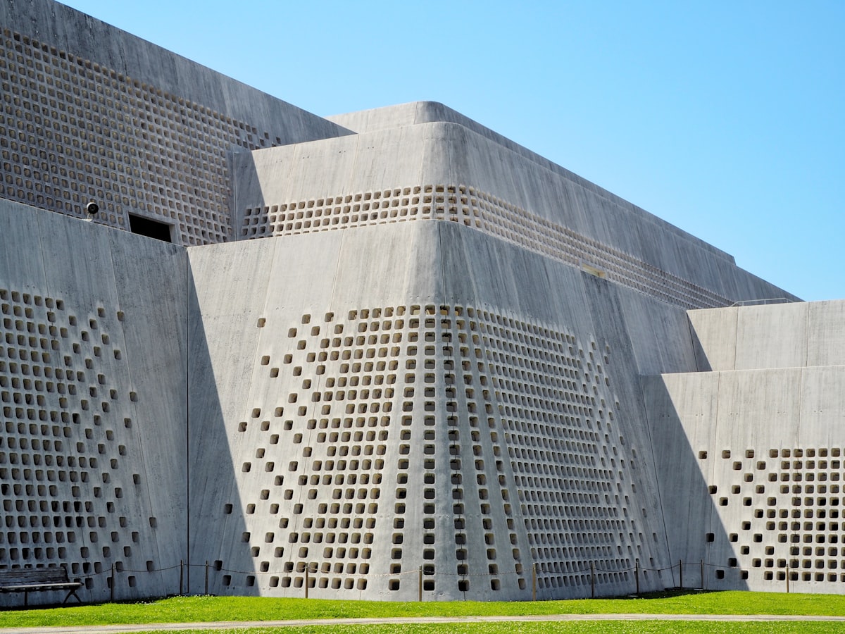 Concrete architecture detail