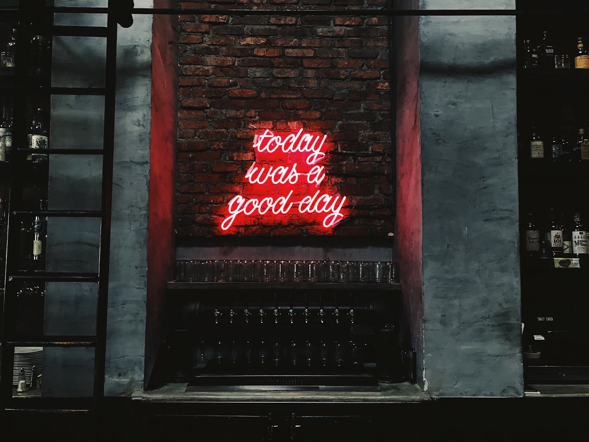 ป้ายไฟตัวอักษรคำว่า Today Was A Good Day