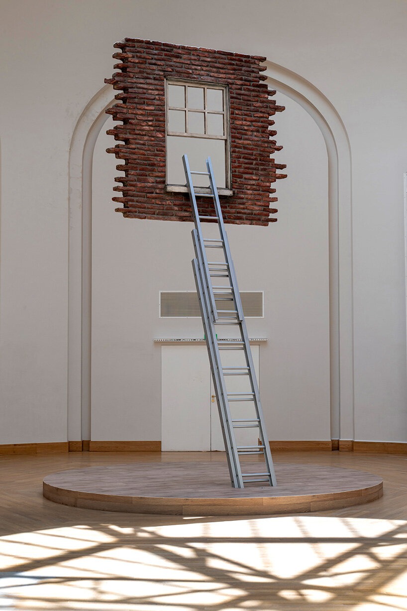 Leandro Erlich — Window and Ladder, Too Late for Help (2008) at Grand Palais Paris