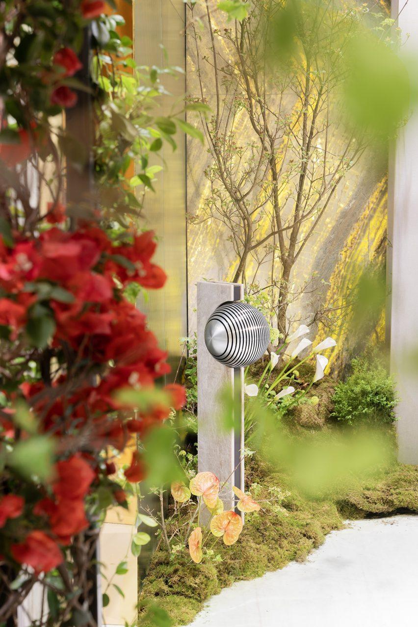 Beosound Haven ลำโพงหินในสวน โดย Bang & Olufsen x Antolini