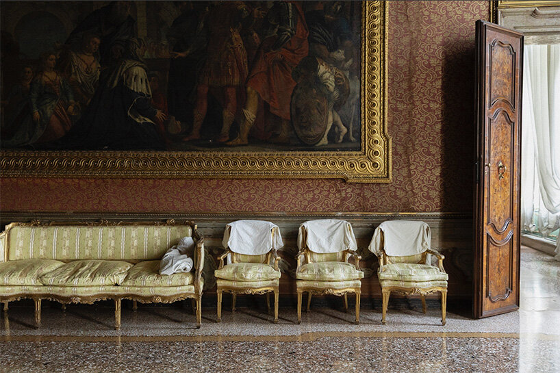 รายละเอียดภายใน Palazzo Pisani Moretta ภาพวาดและเฟอร์นิเจอร์โบราณ
