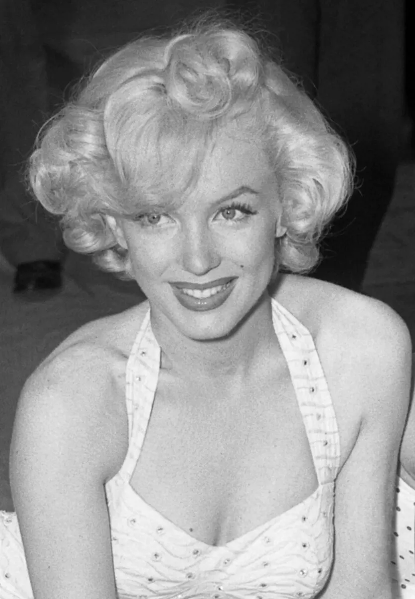 Marilyn Monroe portrait photograph 1953 — Photo: Frank Powolny, Wikimedia Commons