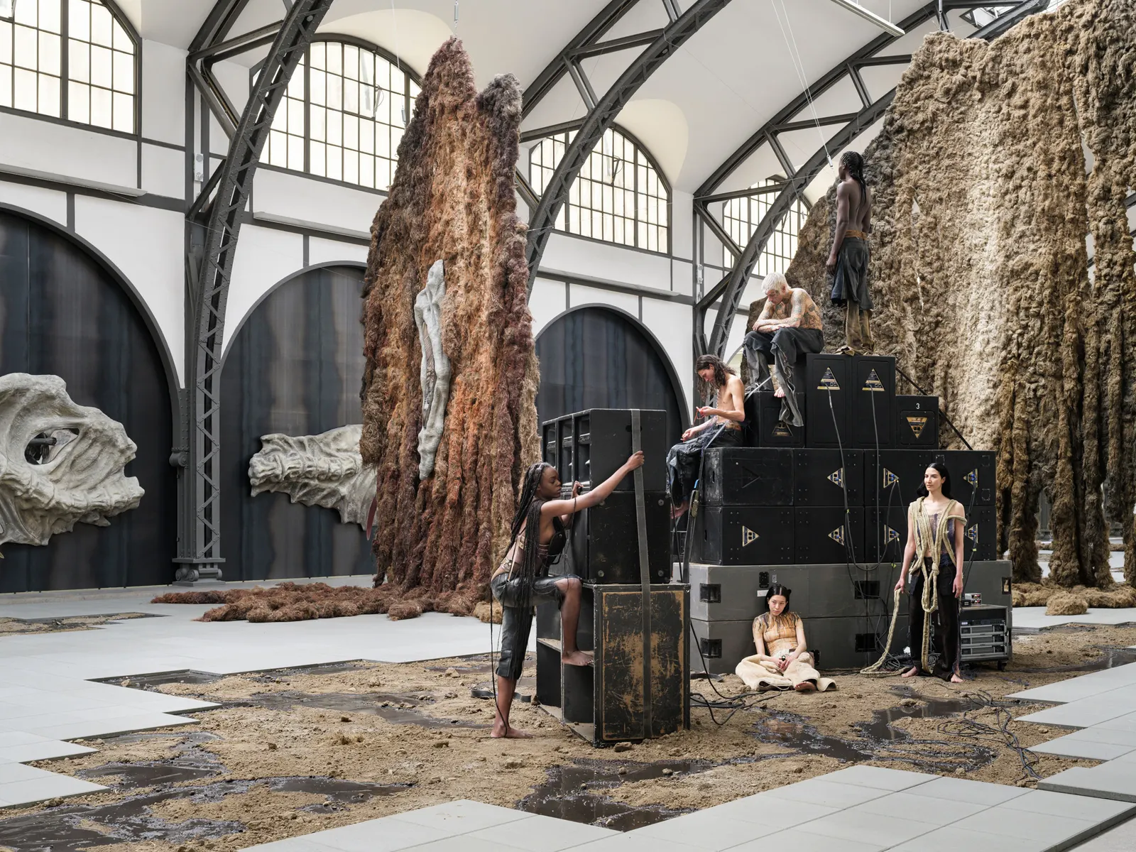 Embrace installation view — Klára Hosnedlová, Hamburger Bahnhof