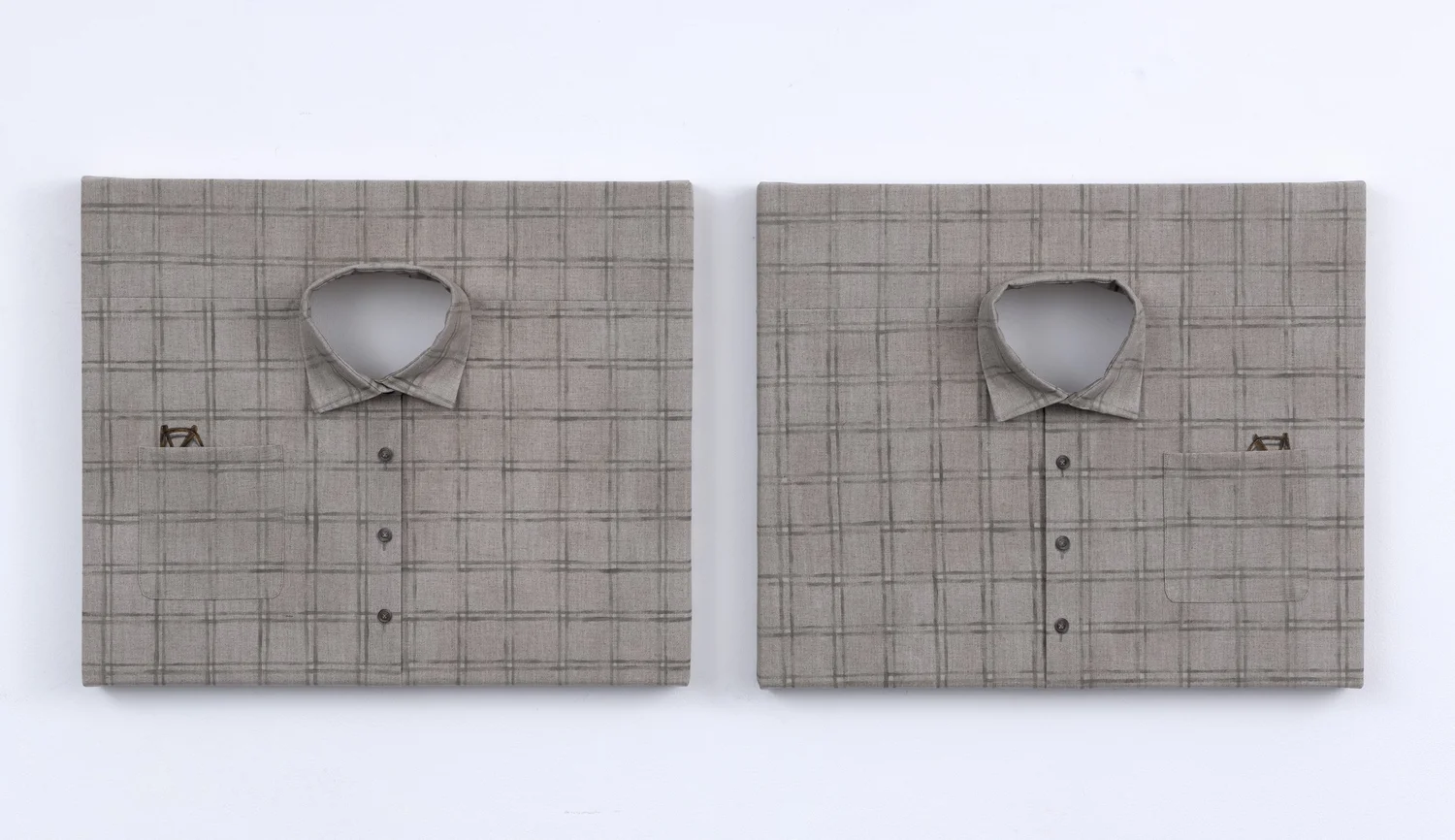 The Pair ผลงาน sewn painting ของ Amelia Cross ที่ผสมภาพวาดกับผ้าที่เย็บจริง