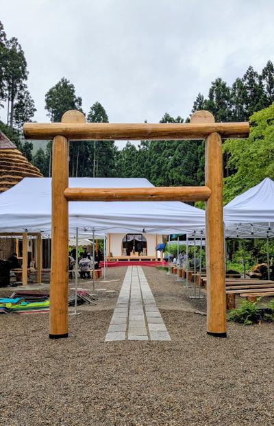 ぬいぐるみ神社 ศาลเจ้าตุ๊กตาในป่ามิยามะ ที่สร้างขึ้นให้ของซึ่งหมดหน้าที่แล้ว