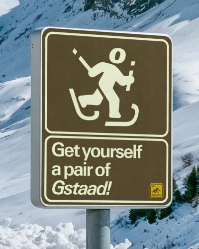 Neue Gstaad ฟอนต์ 112 สไตล์ที่ให้ความกว้างเปลี่ยนน้ำเสียงของคำ