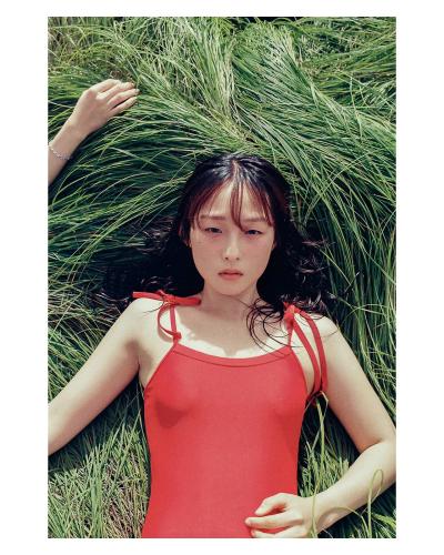 김일권 · ชุดว่ายน้ำสีแดงสามตัวที่สีไม่ตรงกัน