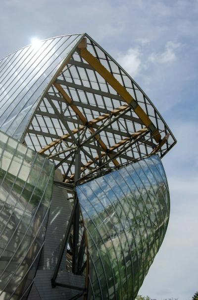 เมื่อสมดุลกลายเป็นศิลปะ Alexander Calder ที่ Fondation Louis Vuitton