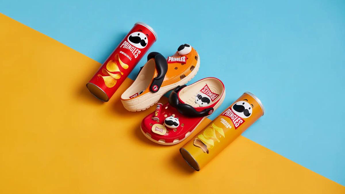 เปิดตัวพรุ่งนี้ทั่่วโลกแล้ว สำหรับ Pringles มันฝรั่งทอดกรอบในดวงใจของแอด นี่ถือเป็นครั้งแรกที่โดดเข้ามาสู่วงการรองเท้าของลุงหนวดเลย