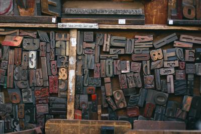 ตัวพิมพ์ที่จับต้องได้ เมื่อ letterpress และตัวพิมพ์ไม้พาตัวอักษรกลับสู่โลกจริง