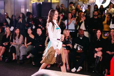 เมื่อ John Galliano เลือกเดินเข้า Zara การ Deconstruct ที่ไม่มีใครคาดถึง