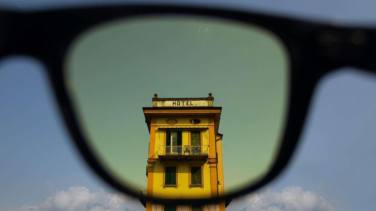 มองโลกเป็นสี Wes Anderson ด้วยฟิลเตอร์จากแว่นกันแดด “Spectachrome”